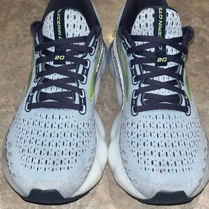 BROOKS ADRENALINE GTS RUNNING SHOES WOMENS SIZE 7.5